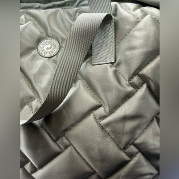 🆕 KURT GEIGER LONDON 🧿 NWOT Large Green Recycled Nylon Quilted Tote Bag - Picture 15 of 15